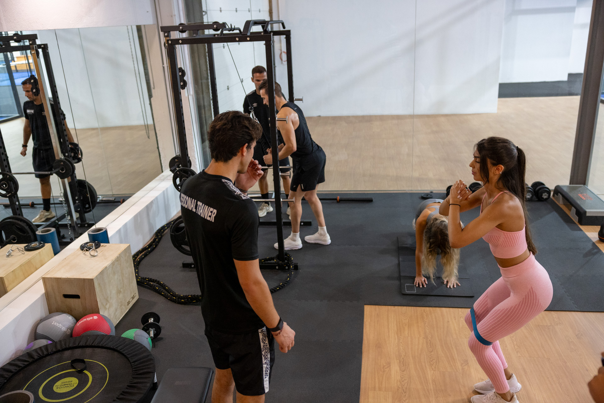 Grupo de treino no TOP STUDIO com acompanhamento profissional